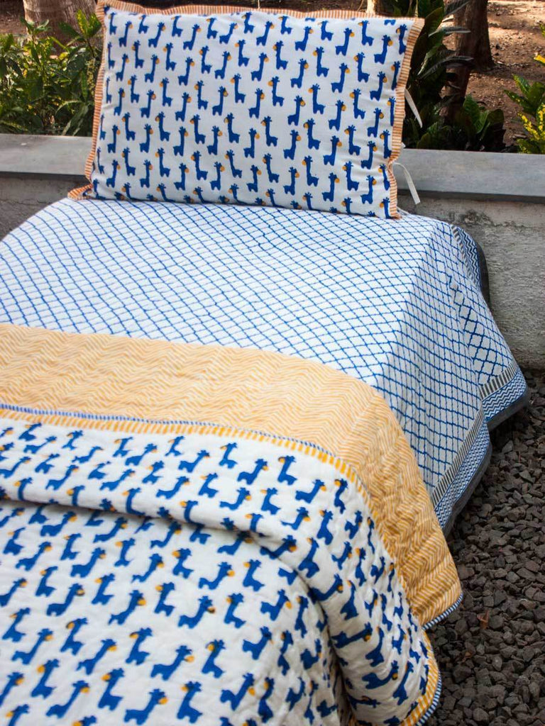 Blue Giraffe Organic Cotton Bedsheet - Pinklay